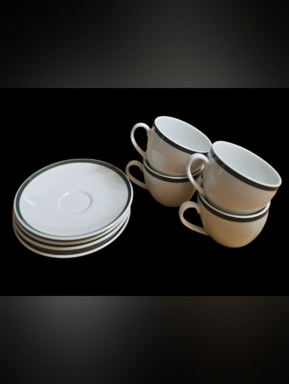 *Williams Sonoma Brasserie Cups & Saucers Green trim Set of 4
